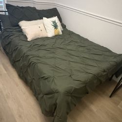 Queen Bed Mattress And Bed Frame 