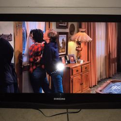 Samsung 32 Inch TV 