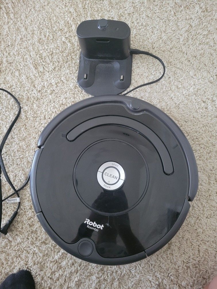 iRobot Roomba Robot Vacuum - Great Working Condition!