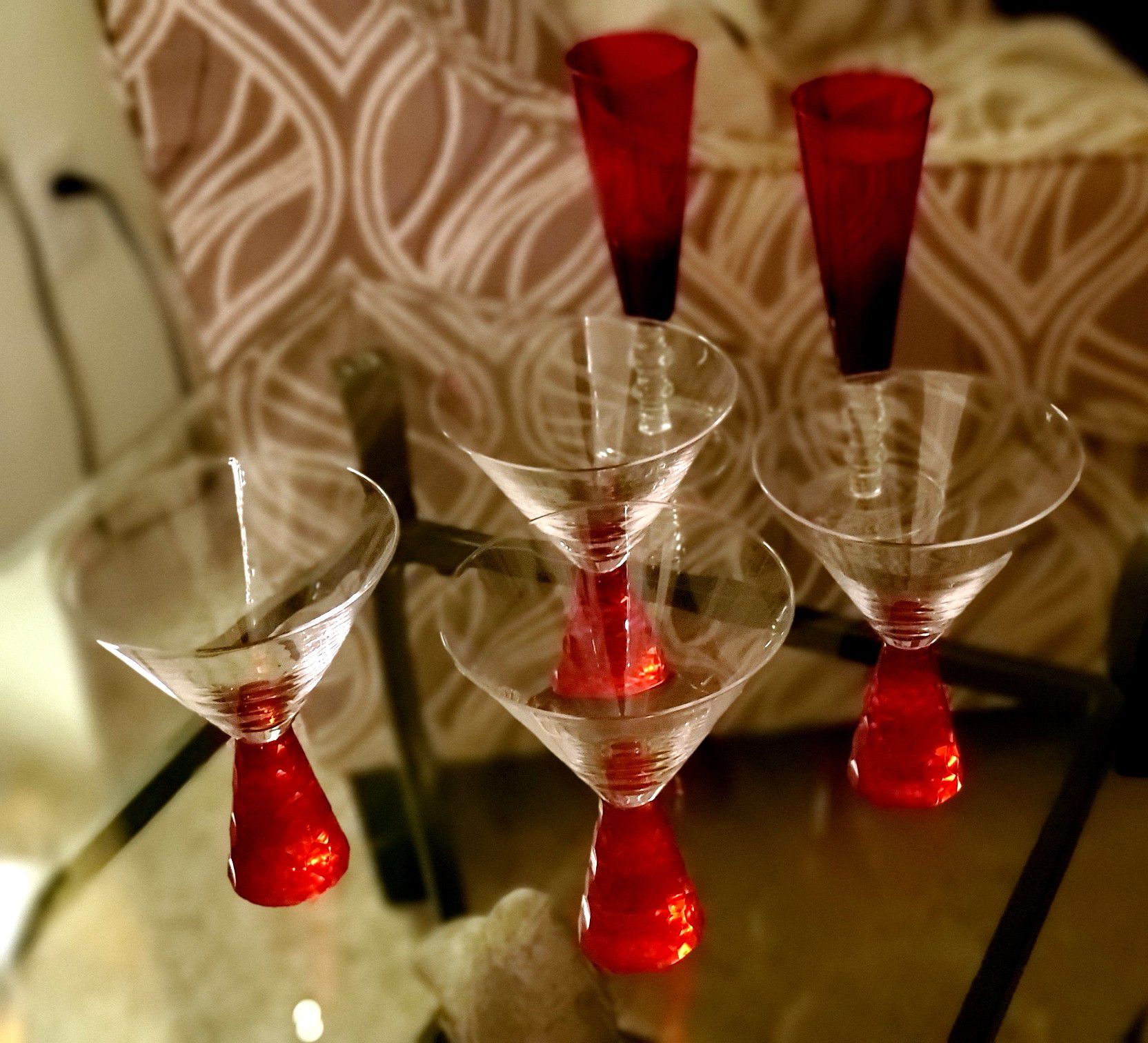 Rouge Winterberry Martini and Champagne Flutes Glasses - New Never Used