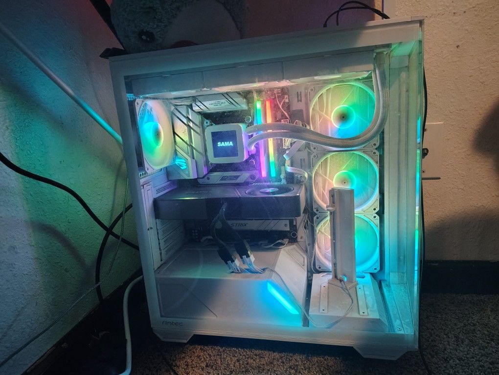 Selling PC Comes With Monitor Mouse Ect