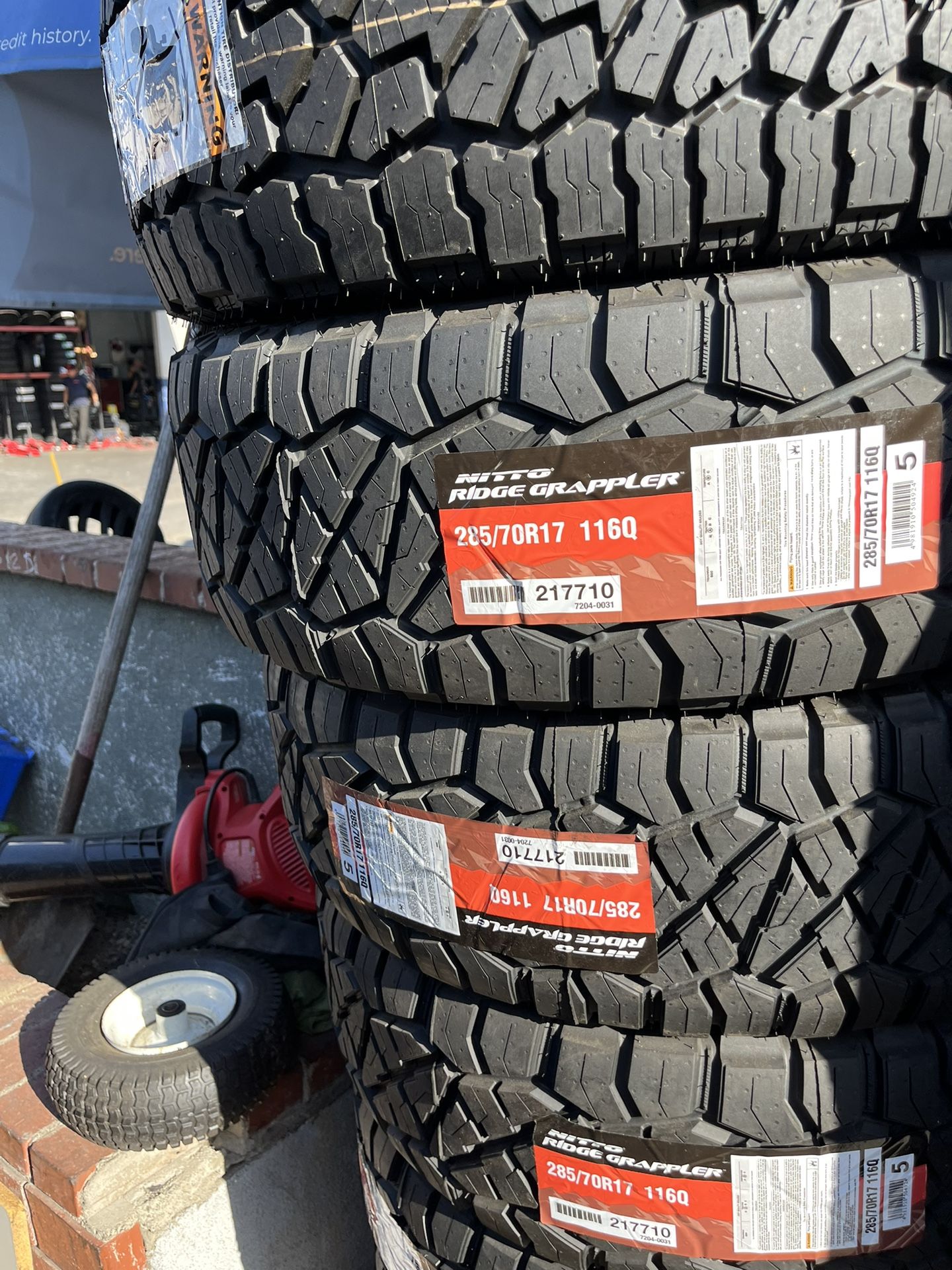 NITTO RIDGE GRAPPLER 285/70R17