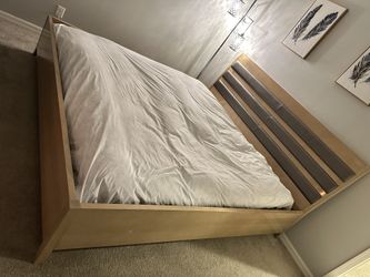 ALF ITALIA VERSILIA LUXURY BED – LIKE NEW – RETAILS $3k+