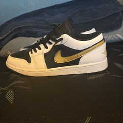 Air Jordan 1 Low Golden Swoosh