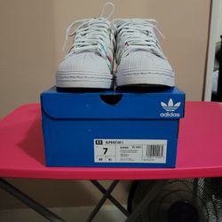 Superstar Adidas Size 7y If Ur Nt Serious Dnt Hit Me Up Dnt Have Time 4 Bullshit 
