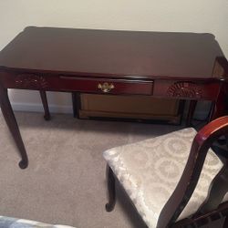 Desk And Chair 