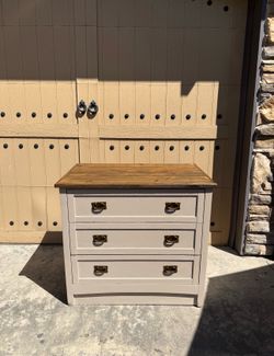 Dresser