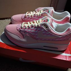 Special Edition Air Force Ones Strawberry Picks