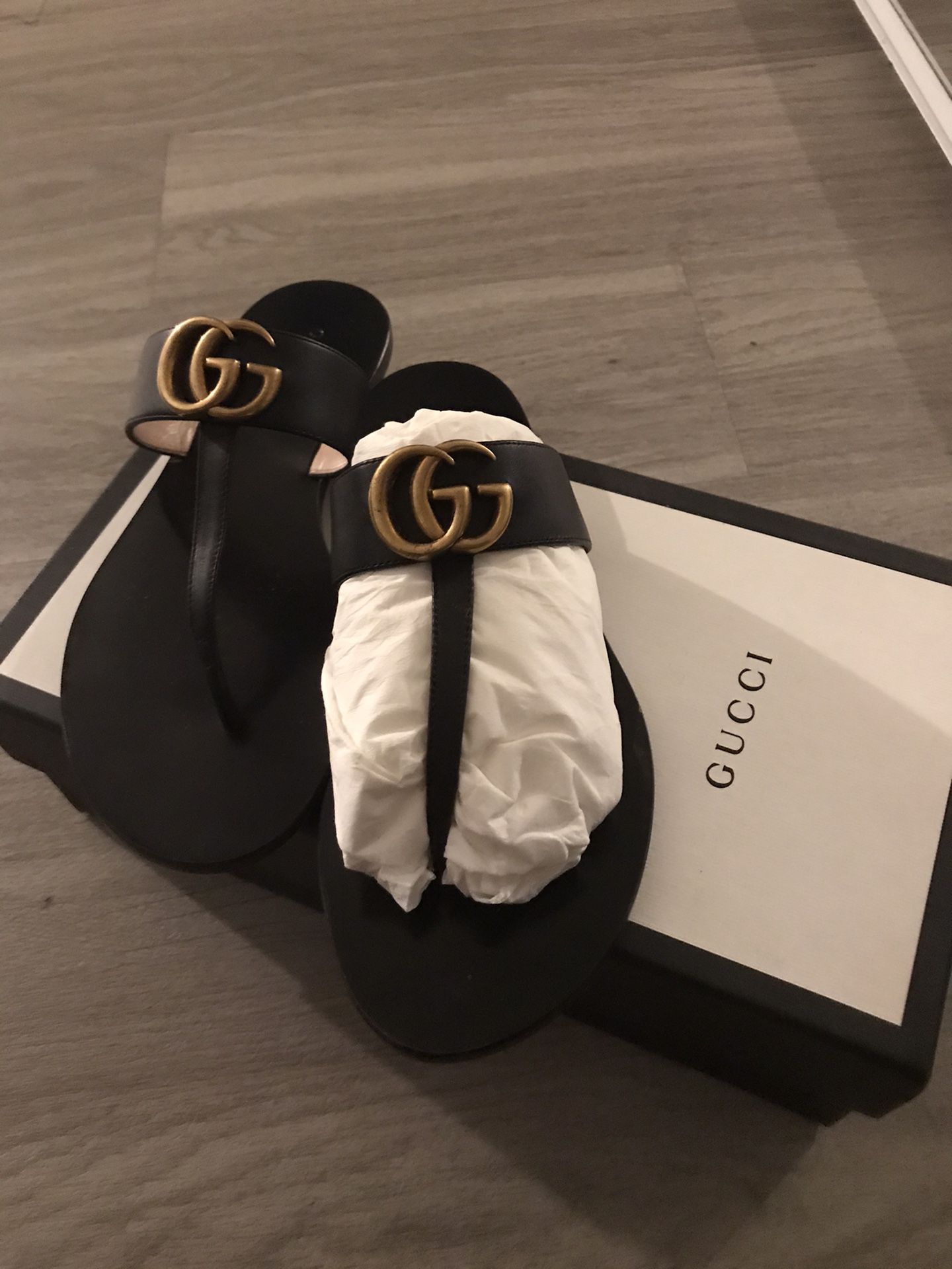 Women Gucci sandels