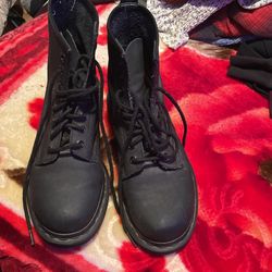 Black Dr.marten 