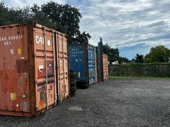 40FT HQ STORAGE CONTAINERS- GREAT CONDITION (3 AVAILABLE)