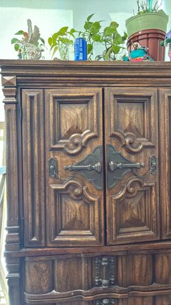 Dresser