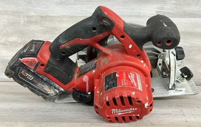 MILWAUKEE 18V Lithium-Ion Cordless 6-1/2 in. Circular Saw w/Battery (PO1021730)