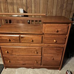 Baby Crib And Changing Table Dresser 