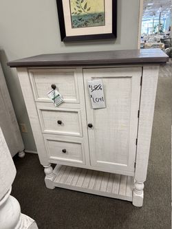 4 Drawer Chest - Distressed Antique White With Weathered Gray Top | Dresser | Tallboy