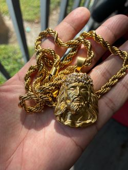 Stainless steel chain and Jesus pendant