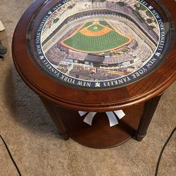 New York Yankees Table - Memorabilia