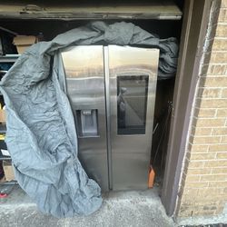 Samsung Refrigerator With Hub