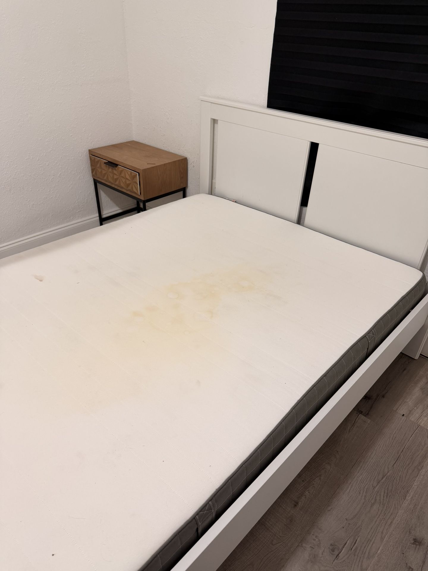 White Headboard Bed (FULL Size) With Drawers