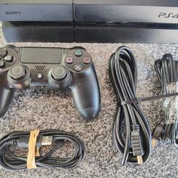 Sony PlayStation 4 Bundle - 500 GB With games