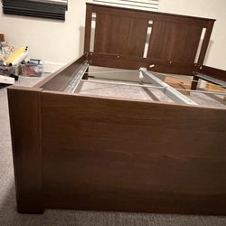 IKEA bed frame : SONGESAND