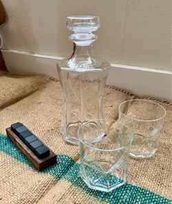 Decanter + Glasses + Stones Set