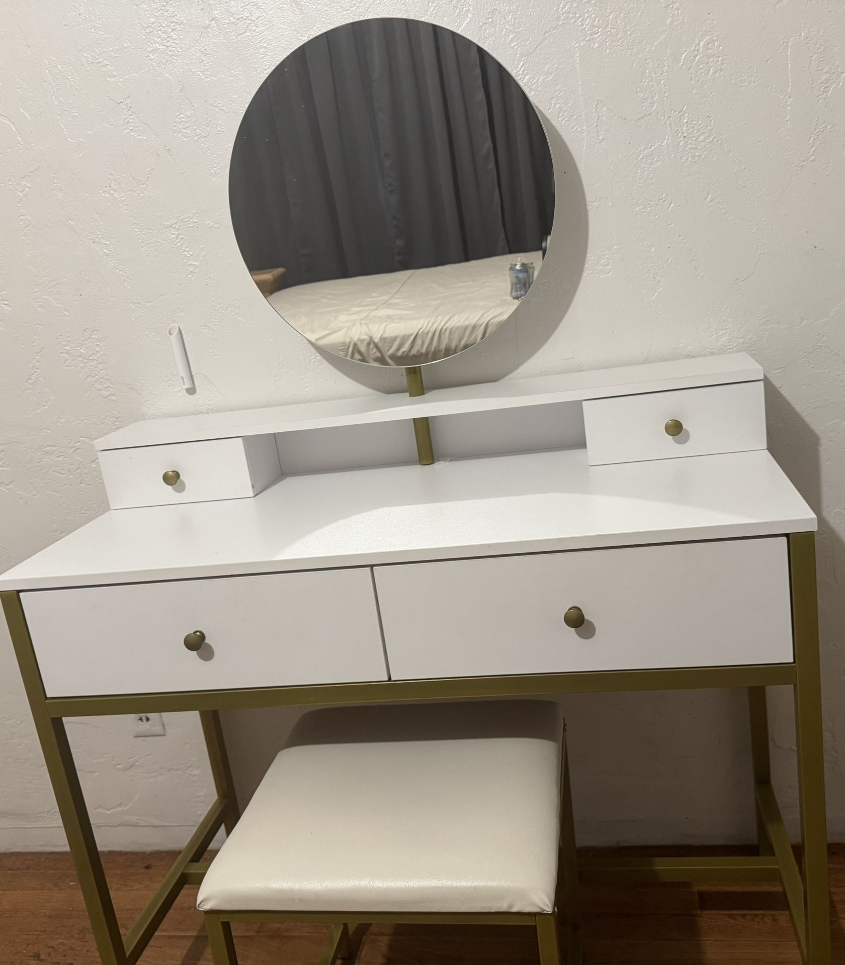 Vanity 