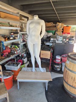 Female mannequin