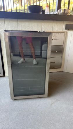Mini fridge