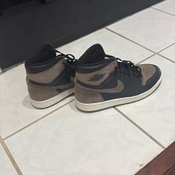 Mens NIKE  9.5
