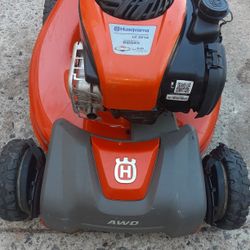 Awd Husqvarna Self Propelled mower With Bagger 
