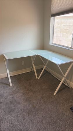 White Glass Corner Desk / L-Shaped Desk – Excellent Condition