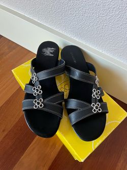 Women’s sandals