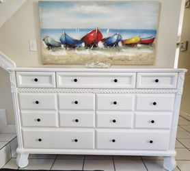 SOLID WOOD DRESSER 7 DRAWERS EXCELLENT CONDITION DELIVERY AVAILABLE