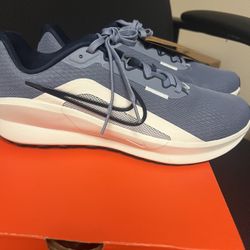 **new. Two Pair Of Nike Shoes***