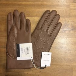 Coach tech gloves with tags