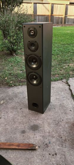 200 watt Sony tower speaker 8 ohm sounds really nice only one 50$