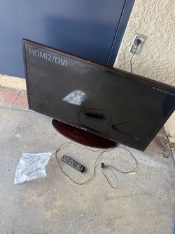 Samsung Flat Screen smart  TV with Remote 40”