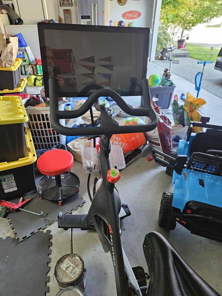 Peloton Excersise Bike