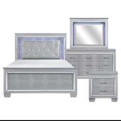 4pc Queen size Silver finish bedroom set
