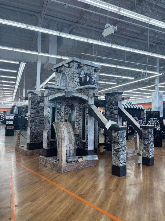2022 SPIRIT Halloween DISPLAY (DR. J REAPERS MONSTER LAB)