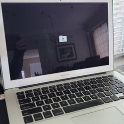 One Macbook With Question Mark" ?" Flashing When Power On