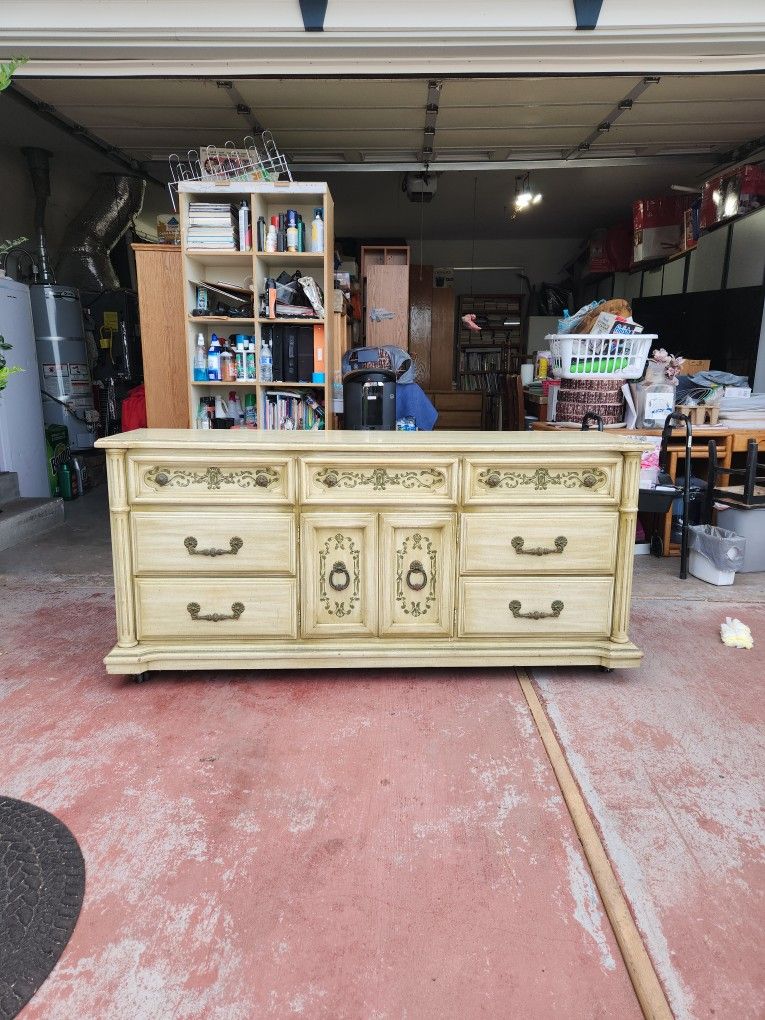 9 Drawer Antique Dresser With Possible 2 Mirrors