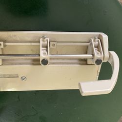 Paper Hike Puncher 3 Hole Adjustable 