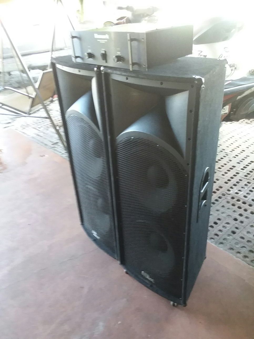 Power newmark with speaker skp pro audio