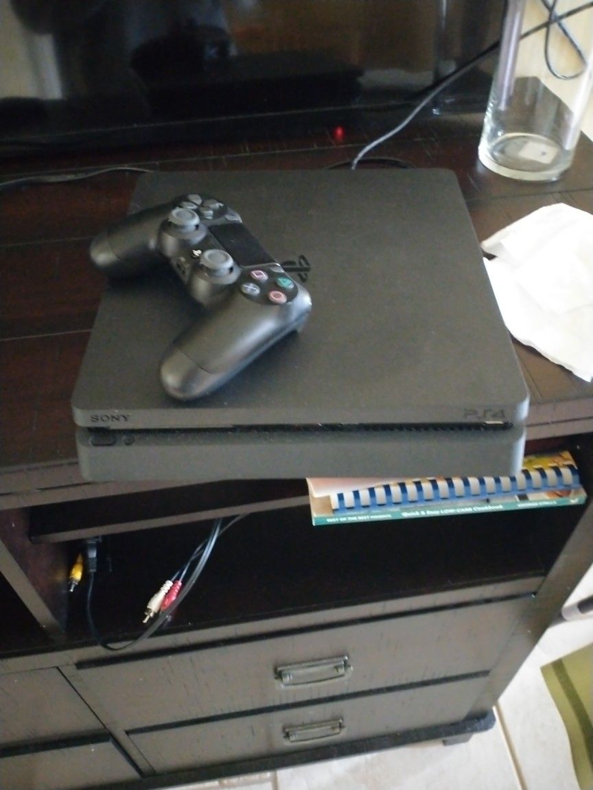 PS4 1TB