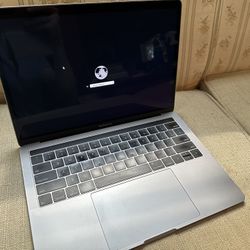 MacBook Pro 2019 A1989 8GB RAM 512 GB SSD i5