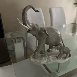 Lladro Mother Elephant with Calf #1150