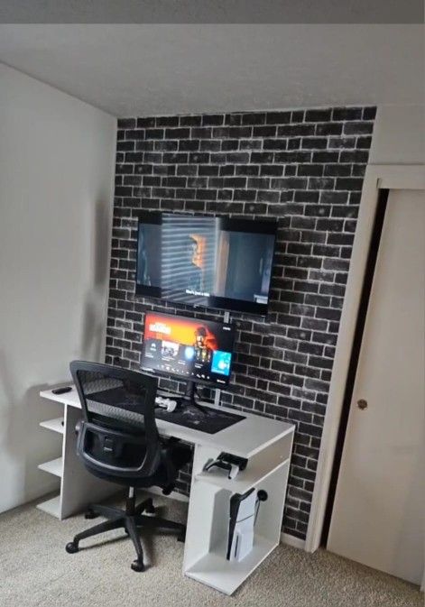 Computer Desk $100