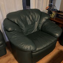 Leather Love Seat 